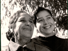 Abuela y nieta Abuela y nieta