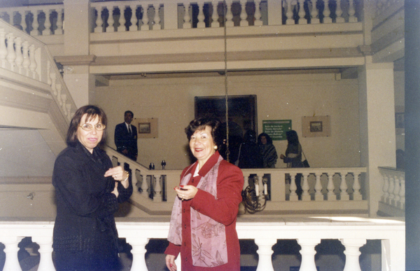 Funcionarias Mónica y Marta Funcionarias Mónica y Marta