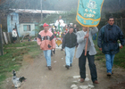 Trasladando a San Pedro hacia la capilla Trasladando a San Pedro hacia la capilla