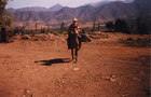 Huaso cabalgando en Cerrillos