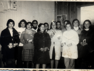 Apoderadas y profesoras en el colegio Correntoso Apoderadas y profesoras en el colegio Correntoso
