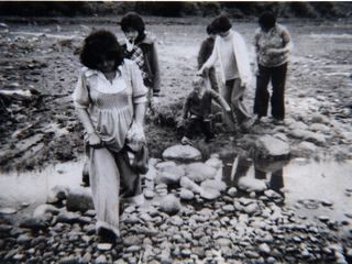 Apoderadas y profesoras disfrutando de un paseo en piedra azul Apoderadas y profesoras disfrutando de un paseo en piedra azul