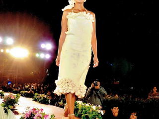 Vestido de novia en desfile de mercado Modelo