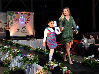 Desfile de modas en el museo ferroviario Desfile de modas en el museo ferroviario
