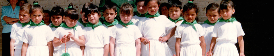 Mónica Gómez con sus alumnos Mónica Gómez con sus alumnos