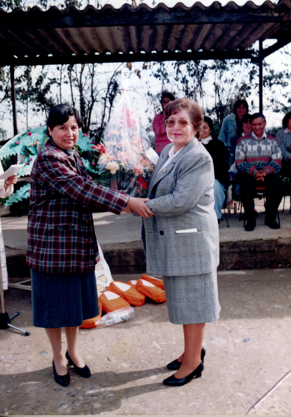 Despedida de parte de los profesores a Lilia Cárdenas Montenegro Despedida de parte de los profesores a Lilia Cárdenas Montenegro