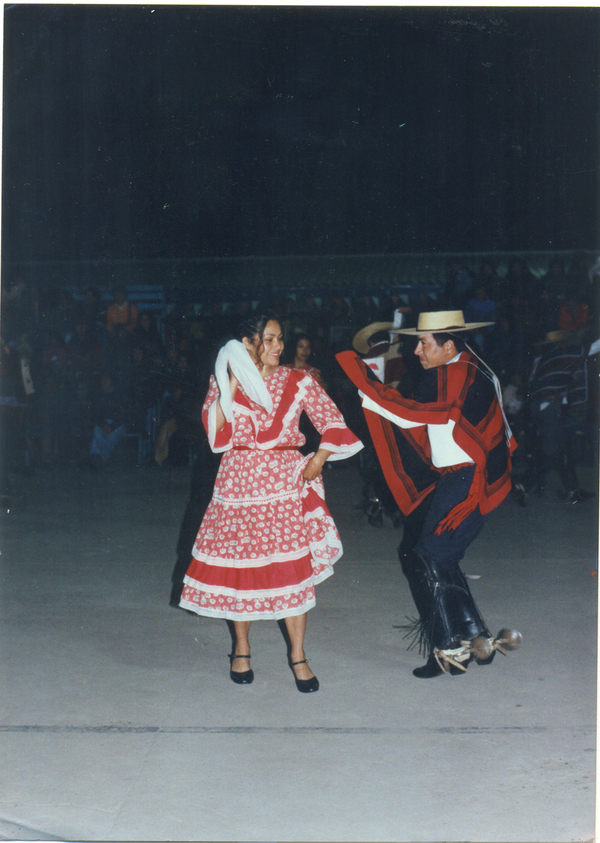 Bailando cueca Bailando cueca