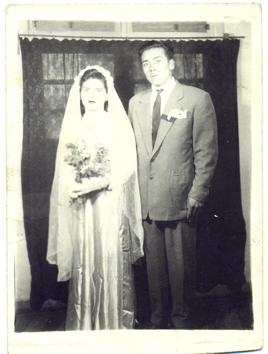 Matrimonio con vestido de seda Matrimonio con vestido de seda
