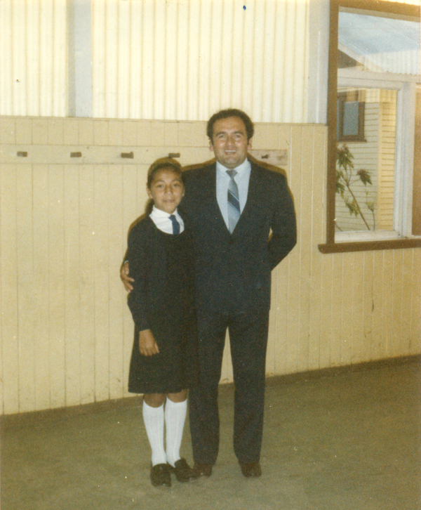 Mi hija y su profesor en su licenciatura Mi hija y su profesor en su licenciatura