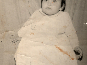 De pie a los 8 meses