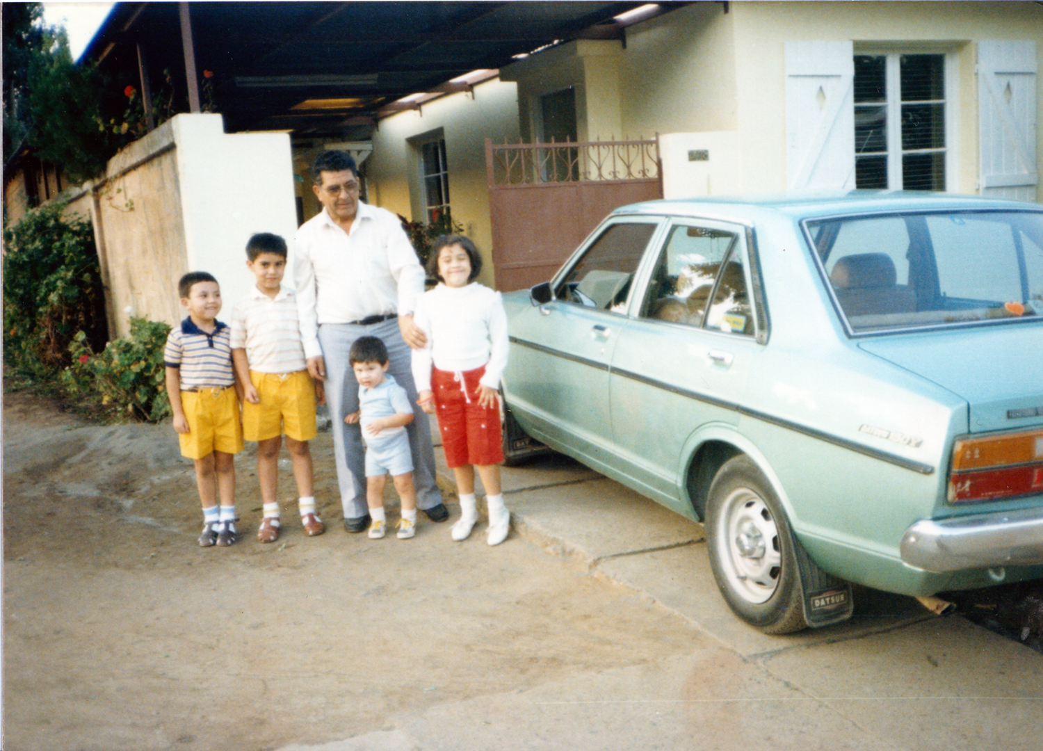 Mi padre con sus nietos Mi padre con sus nietos