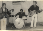 Ensayando en la casa de Pedro Suarez Ensayando en la casa de Pedro Suarez
