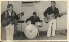 Ensayando en la casa de Pedro Suarez Ensayando en la casa de Pedro Suarez