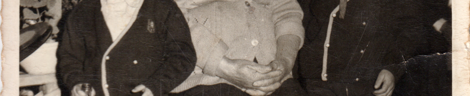 Abuela y nietos Abuela y nietos