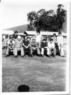Mi hermano con sus amigos del barrio Mi hermano con sus amigos del barrio