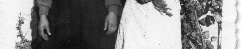 Mi mamá junto a su hermana Mi mamá junto a su hermana
