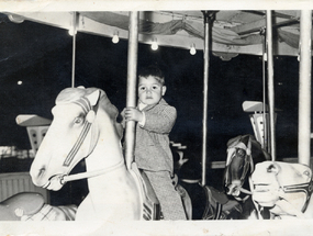 Patricio Derderian en el carrusel