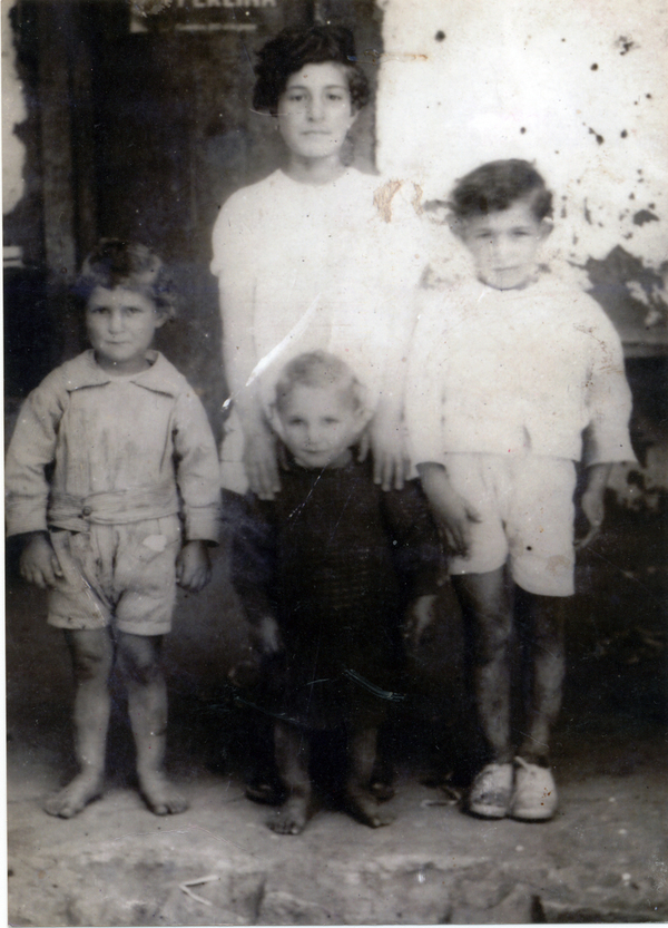 Hermanos Derderian Siraqyan Hermanos Derderian Siraqyan
