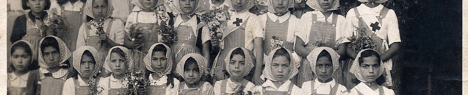 Niñas coro litúrgico Escuela Parroquial Niñas coro litúrgico Escuela Parroquial