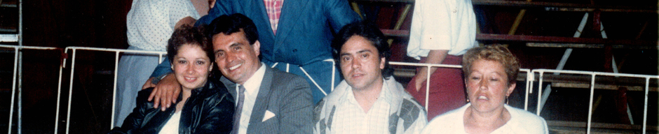 Tony Cachureo junto a su familia