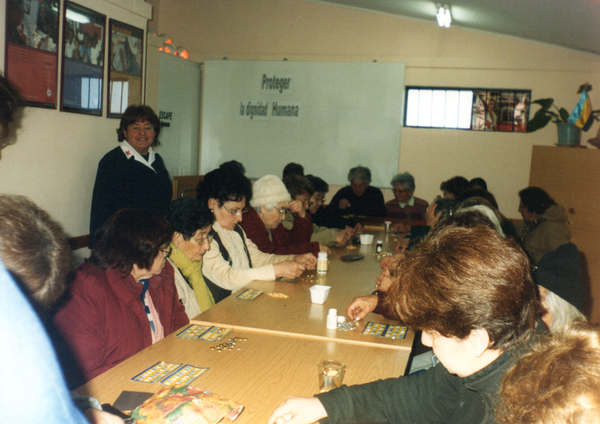 Once y juego de lota con club de adulto mayor
