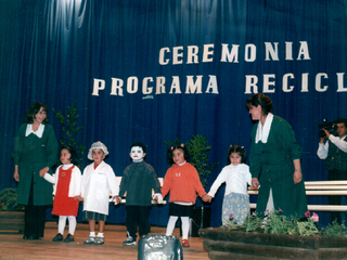 Ceremonia programa de reciclaje en jardín Gota de Leche Ceremonia programa de reciclaje en jardín Gota de Leche