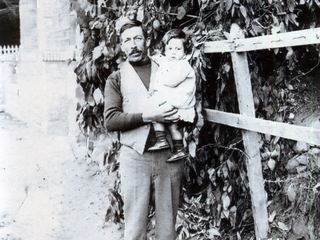 Mi abuelo con la tía Julia Quezada Mi abuelo con la tía Julia Quezada