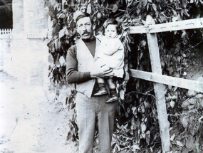 Mi abuelo con la tía Julia Quezada Mi abuelo con la tía Julia Quezada