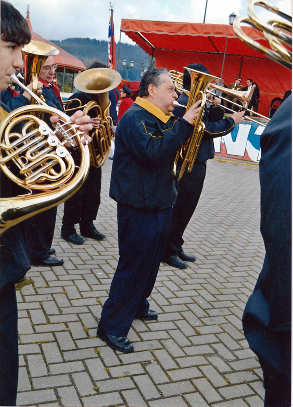 Emilio Ocares con un barítono