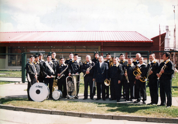 Banda Esmeralda y refuerzo de colegas de banda de Osorno Banda Esmeralda y refuerzo de colegas de banda de Osorno