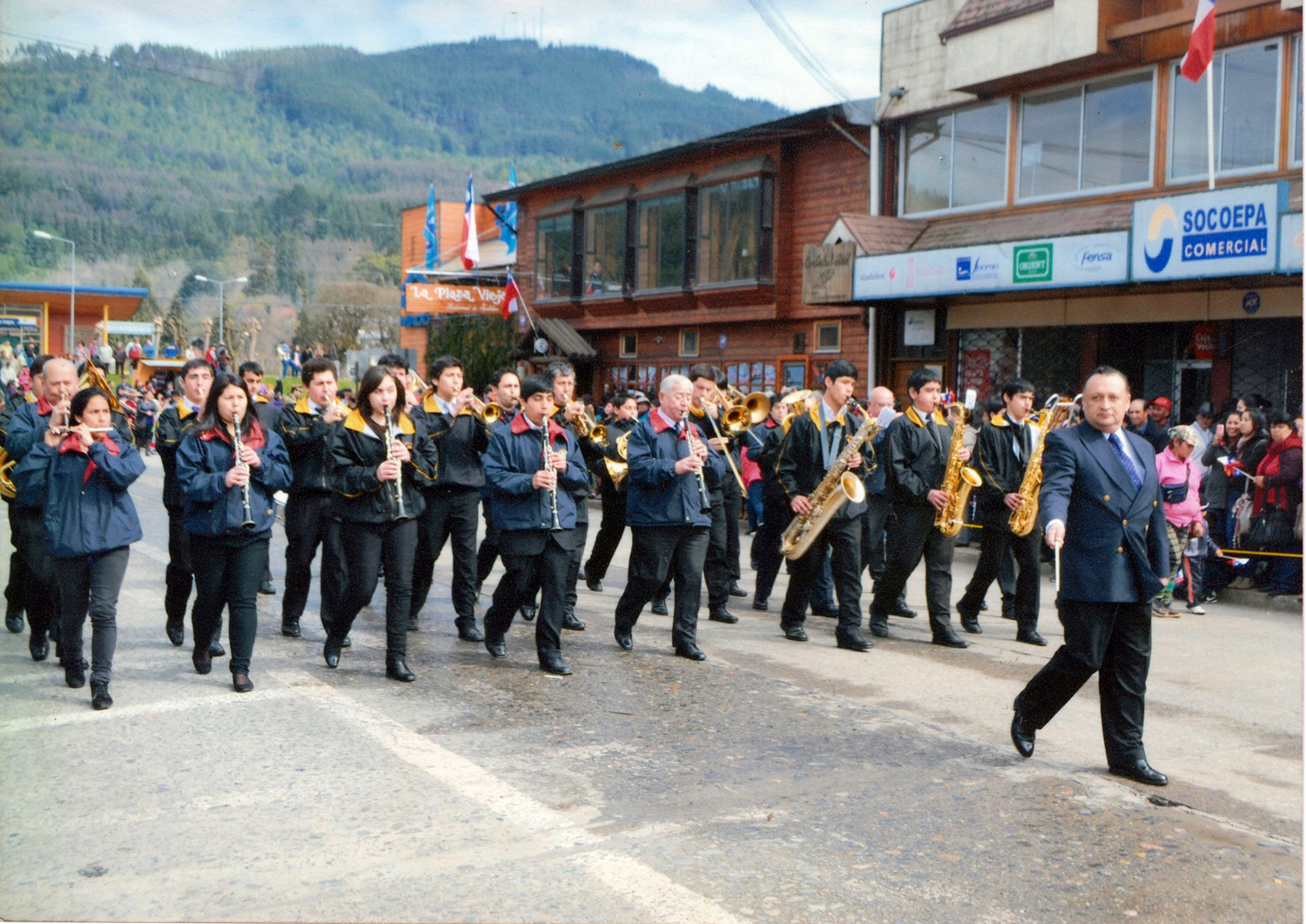 Desfilando como siempre para fiestas patrias Desfilando como siempre para fiestas patrias