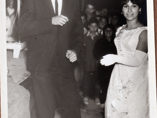 Leticia reina y acompañante