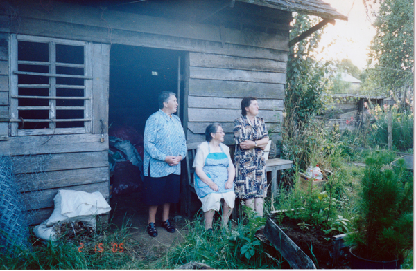 Mi madre junto a sus hermanas