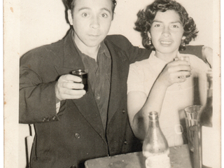 Osvaldo Fibla y su esposa en la quinta de recreo Ñuñoa