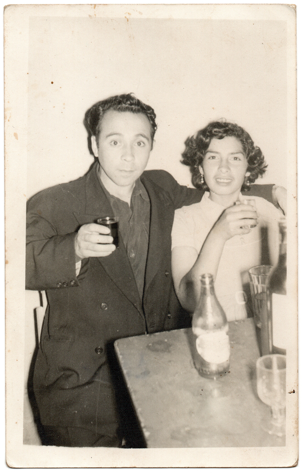 Osvaldo Fibla y su esposa en la quinta de recreo Ñuñoa