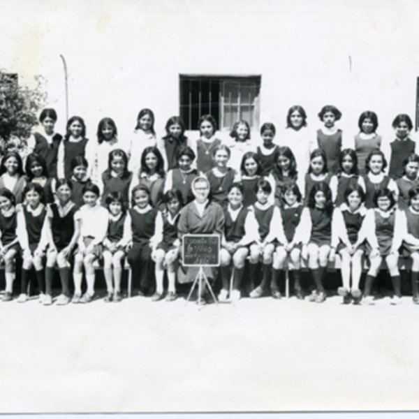 Alumnas de la Escuela N° 2