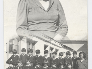 Alumnos y profesora Alumnos y profesora
