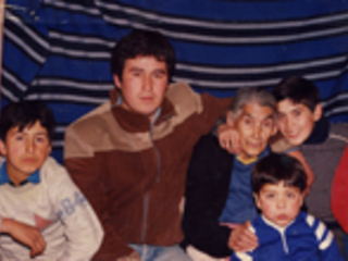 Abuela y nietos Abuela y nietos