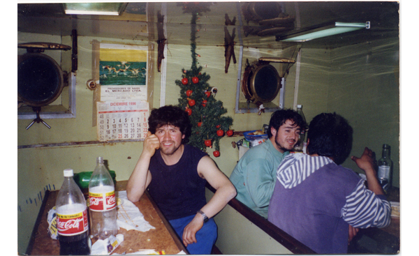 Joven en un bar