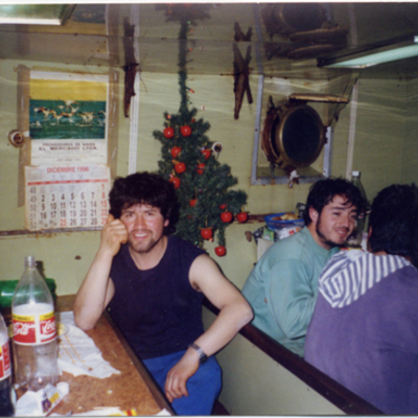 Joven en un bar