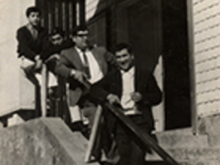 Hermanos y vecino Hermanos y vecino