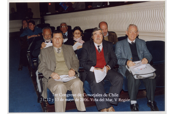 Concejales en auditorio