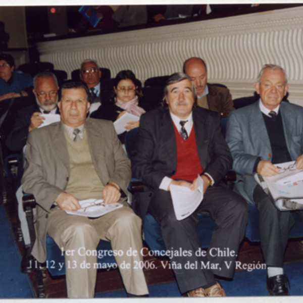 Concejales en auditorio