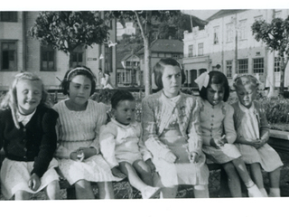 Niñas en la plaza de Puerto Montt