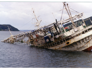 Embarcación hundida en Puerto Montt Embarcación hundida en Puerto Montt