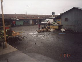 Desalojo de locales de la feria