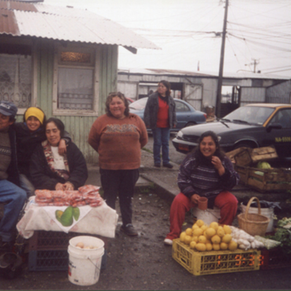 Feriantes del mercado Presidente Ibáñez de Puerto Montt