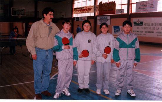 Equipo de tenis de mesa de la Escuela El Sembrador Equipo de tenis de mesa de la Escuela El Sembrador