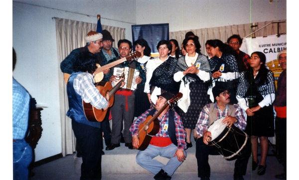 Conjunto folklórico Caicaivilú