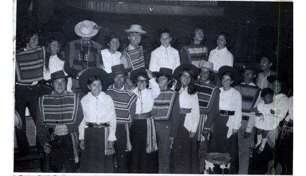 Conjunto folklórico Caicaivilú